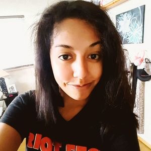 Meet your Posher, Anissa